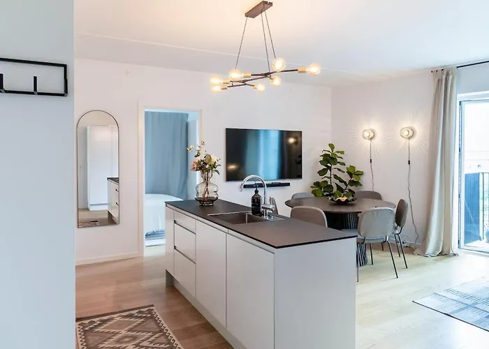 Stylish 3-bedroom Apartment *